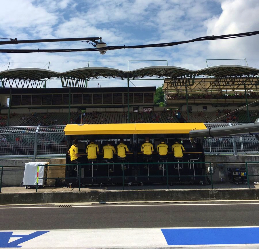 PITWALL EX RENAULT F1 - Paddock Distribution