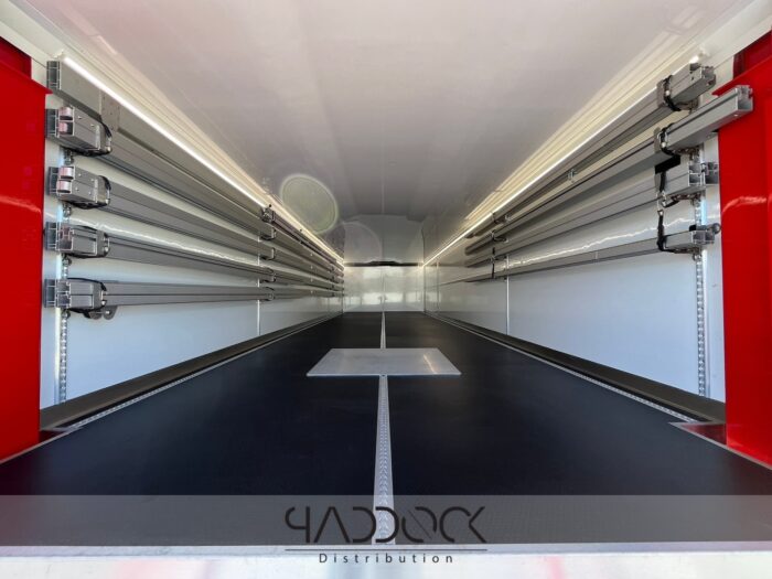 Monlau Motorsport - Paddock Distribution