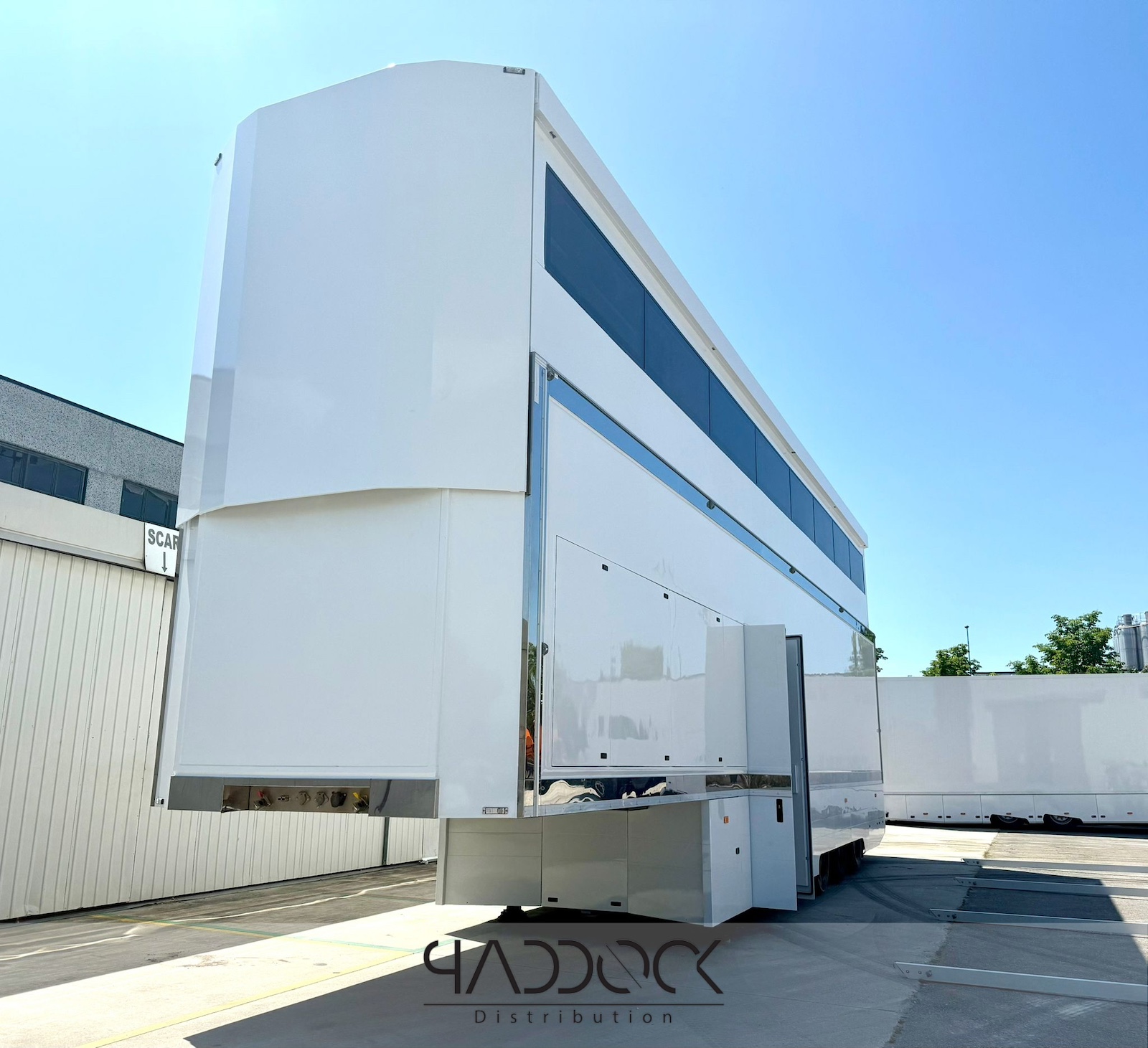 RACING ENGINEER TRAILER  McLaren F1 - Paddock Distribution