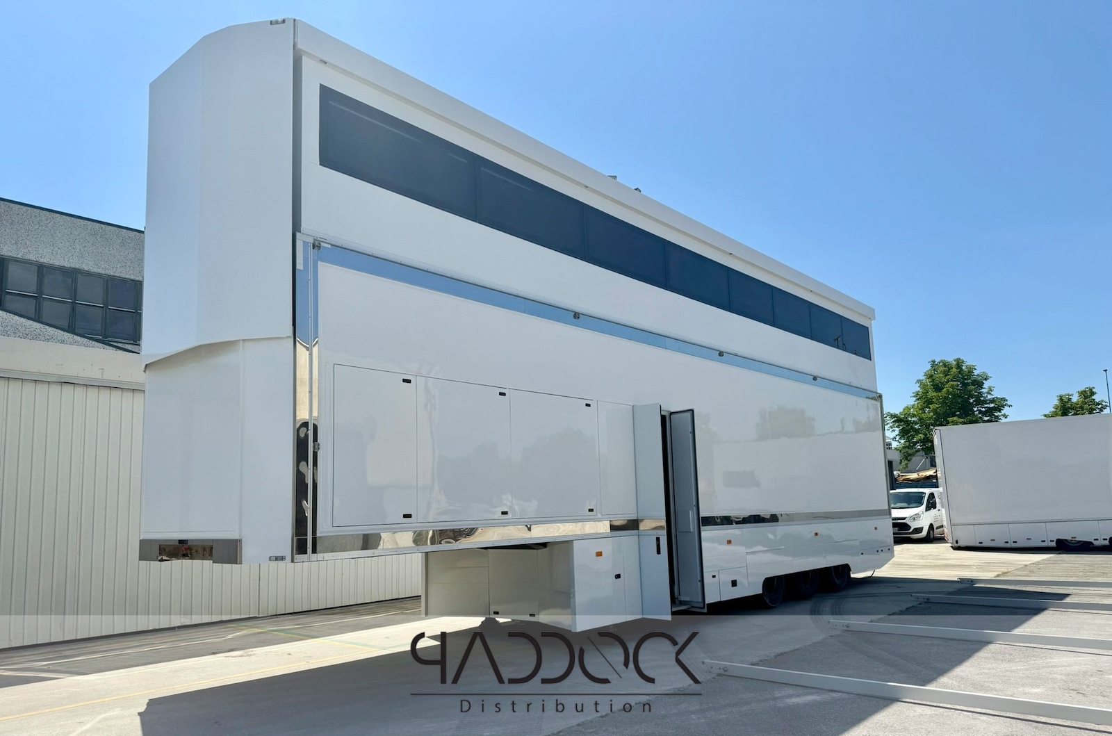 RACING ENGINEER TRAILER  McLaren F1 - Paddock Distribution