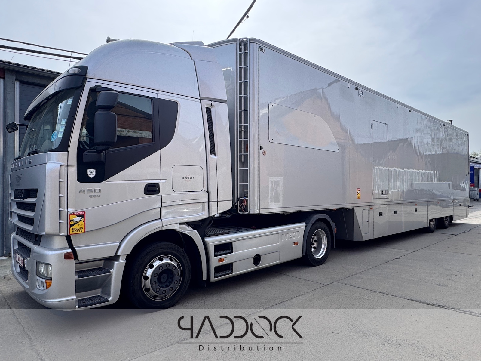 Chereau Racing Trailer - Paddock Distribution